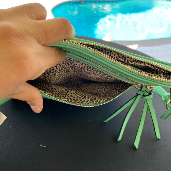 🆕 Vegan leather crossbody purse - Picture 4 of 15